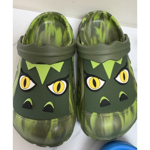 Boys Shoe Bundle Size 10C – Blue Crocs, Dino Clogs, OshKosh Sandals Lot - Picture 3 of 12